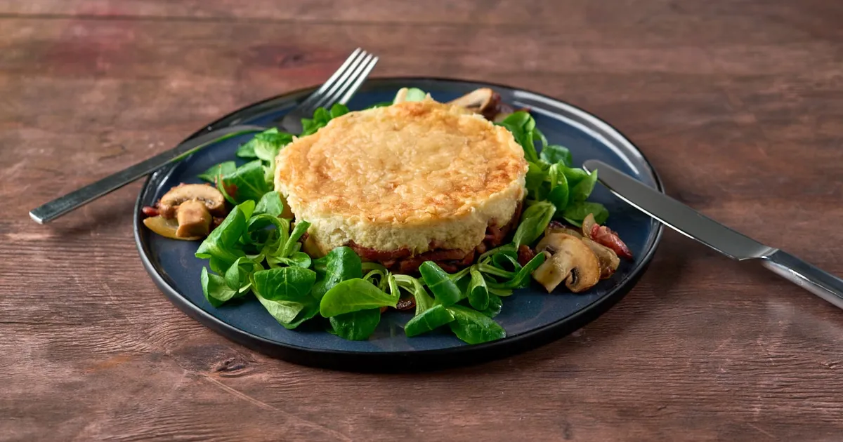 Ovenschotel met spek, champignons en bloemkoolpuree