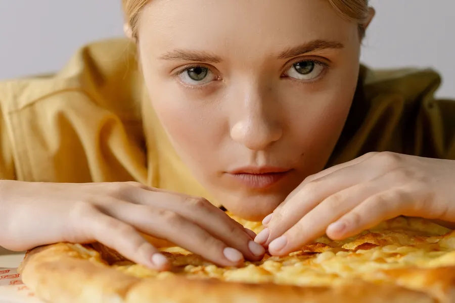 Denk je steeds aan eten? Dit kun je doen tegen foodnoise