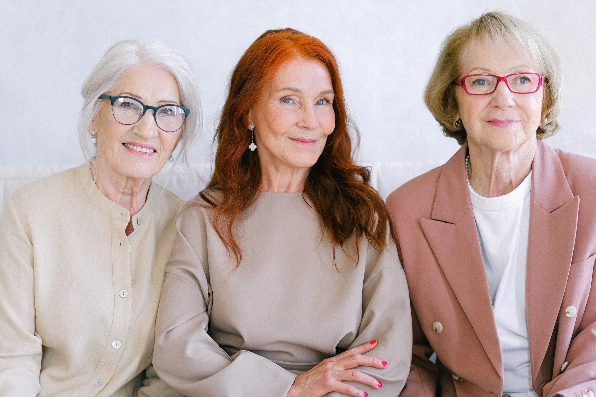3 vrouwen met een glimlach
